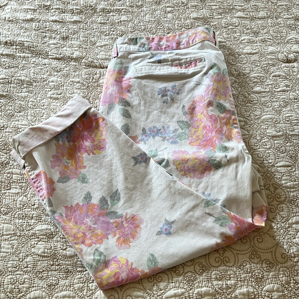 Barely Worn Old Navy Pixie Pant size 18 Reg